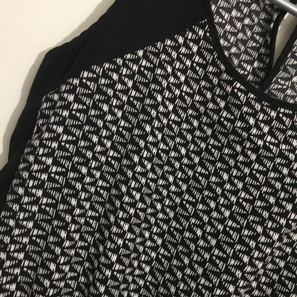 Paper Crane: Black & White Patterned Romper - Picture 2 of 4